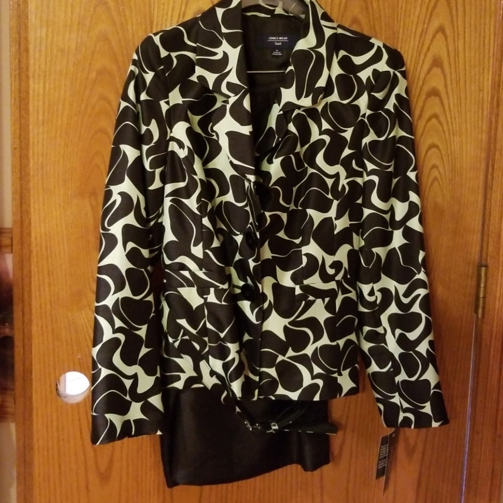 Women's suit